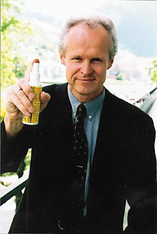 Den beste malariaprofylaksen er &aring; holde moskitoene unna n&aring;r man er p&aring; sydlige breddegrader, sier P&aring;l Voltersvik. Foto T&hellip;