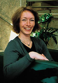 Anette Fosse kan bevilge seg en pust i stolen i sitt annet hjem, Legenes hus. Foto I.M. H&oslash;ie