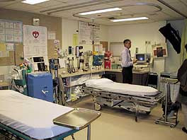 Auttrommet p&aring; Three Hills (&laquo;sykestuen&raquo; eller minisykehuset vi bes&oslash;kte i Alberta), hvor det var allmennpraktikere som fungerte