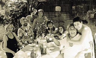 Man finner hverandre i cyberspace og i virkelighetens vidunderlige verden. Fra venstre Audhild L&oslash;hre, Anders Grimsmo,&hellip;