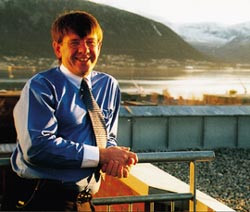 Solen skinner p&aring; Vinjar F&oslash;nneb&oslash; og hans planer for det nye kompetansesenteret for alternativ-medisinsk forskning i Troms&oslash;&hellip;