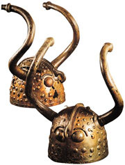 Figur 2   De danske bronsealderhjelmer fra Viks&oslash;. Gjengitt med tillatelse fra Nationalmuseet, K&oslash;benhavn