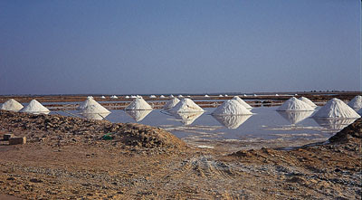 Saltfjell i fjordarmene s&oslash;r for Dakar