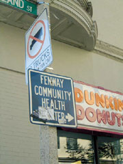 Dette skiltet viser vei til Fenway Community Health Center, 7 Haviland Street i Boston, Massachusetts, USA. Alle foto privat