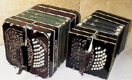 To bandoneoner fra ca. 1920. Foto O.G. Aasland