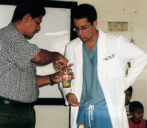 Eggeplommen synker ned og det betyr at barnet er &laquo;assustado&raquo;, har fryktf&oslash;lelse. Turnuslege Enrique Bala&ntilde;o Gilbert valgte &aring;&hellip;