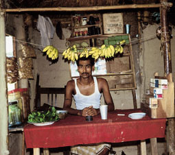 Figur 2   Kjekspakker og bananer pleier &aring; v&aelig;re lett tilgjengelig. Foto Synne Sandbu