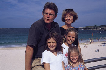 Familien Busund fra Troms&oslash; har h&oslash;stet nyttige erfaringer fra studieoppholdet i Australia. Her er Rolf og Lill-Tove Rasmussen&hellip;