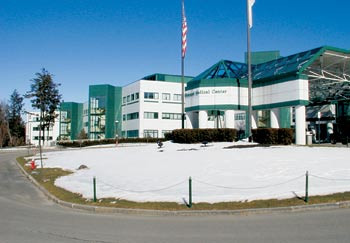 Dartmouth-Hitchcock Medical Center er et moderne, meget avansert sykehus som ligger godt skjermet inne i skogen