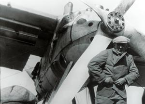 Figur 4  Det siste bildet av Roald Amundsen, tatt i Troms&oslash; 18. juni 1928. Amundsen tok av fra Troms&oslash; med flyb&aring;ten Latham for&hellip;