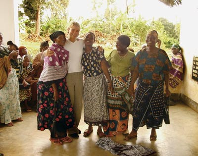 Muyuzi dispensary i Muyuzi, en liten by som ligger i Tanga-regionen. Her m&oslash;tte over 60 kvinner opp for &aring; bli intervjuet&hellip;
