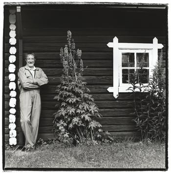 En lege og en fotograf reiser rundt i landet for &aring; portrettere leger.