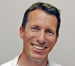 Bj&oslash;rn Naume har studert assosiasjon mellom mikrometastaser og prognose ved brystkreft. Foto Radiumhospitalets fotoavdeling