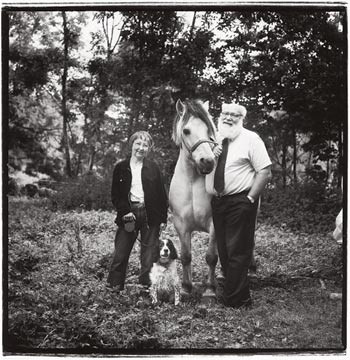 En lege og en fotograf reiser rundt i landet for &aring; portrettere leger.