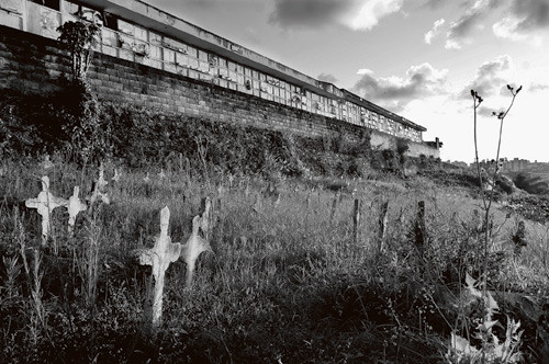 De fattiges og de ukjentes kirkeg&aring;rd, Quinta do Lazaros, i utkanten av byen