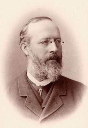 Figur 3  Klaus Hanssen (1844&thinsp;&ndash;&thinsp;1914) fotografert i 1893. Foto &copy; Stortingsarkivet/fotograf L. Szacinski