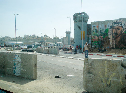 Kalandia, hovedsjekkpunktet p&aring; veien mellom Jerusalem og Ramallah