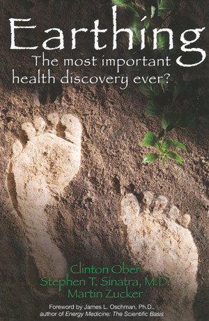 Faksimile av  Earthing: The most important health discovery ever? som er den f&oslash;rste boken der temaet blir tatt opp. Den&hellip;