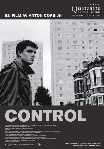 Figur 3  Filmen Control (2007) beskriver livet til Joy Division-vokalisten Ian Curtis som hadde epilepsi. &copy; Filmweb