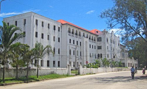 Mnazi Mmoja Hospital, Stone Town, Zanzibar &ndash; terti&aelig;rsykehus for Zanzibar med ca. 400 senger. Foto Trond Engjom
