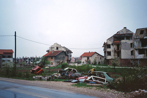 Utenfor flyplassen i Sarajevo. Foto privat