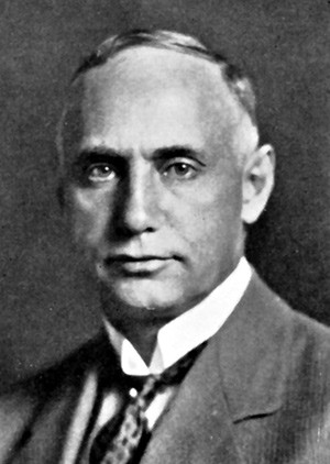 Figur 3  Francis Gottfred Harbitz (1867&thinsp;&ndash;&thinsp;1950), professor i patologi og fast medlem av den Den rettsmedisinske kommisjon&hellip;