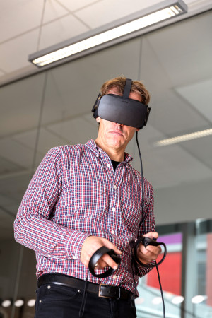 Denne mannen ser noe mange ikke ser. Vi fikk lov til &aring; kaste flere blikk inn i fremtiden da vi m&oslash;tte Aslak Steinsbekk i&hellip;