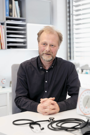 Per Olav Hognestad drev egen fastlegepraksis i Fredrikstad, men la ned og begynte som allmennspesialist hos Volvat. &ndash; En&hellip;