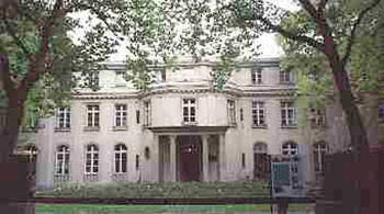 Wannsee-villaen. www.geocities.com/Heartland/7071/wannsee.html