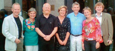 Styret samlet foran Legenes hus: Folke Sundelin, Berit Austveg, Einar Braaten, Marit Rognerud, Gunnar Tellnes, Inger Hilde&hellip;