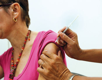 Kommuner og fastleger forente krefter i vaksinasjonsarbeidet. Illustrasjonsfoto Colourbox