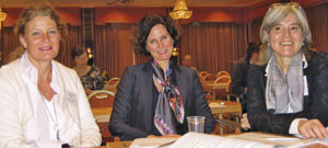 Birgitte Benthien (t.v), Monika Aln&aelig;s og Grete H. Berild var forn&oslash;yde deltakere p&aring; kurset. Foto Grethe Vei&aring;ker Nilsen