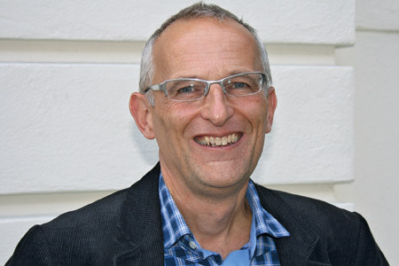 Professor P&aring;l Gulbrandsen vil ha kommunikasjonsoppl&aelig;ring og trening inn i spesialistutdanningen. Foto Lisbet T. Kongsvik