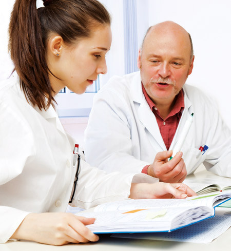 Legeforeningen har som m&aring;l at alle nyutdannede leger skal f&aring; en god veiledet tjeneste. Illustrasjonsfoto Colourbox