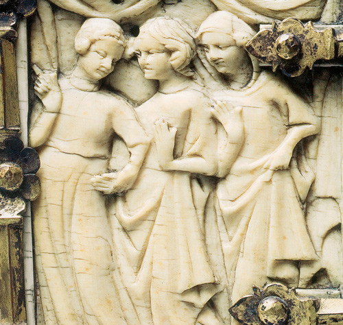 Figure 1:  Detail from ivory chest (1300&thinsp;&ndash;&thinsp;1310), the scene Lit de la merveille (Assaut du ch&acirc;teau d&rsquo;amour et sc&egrave;nes de&hellip;