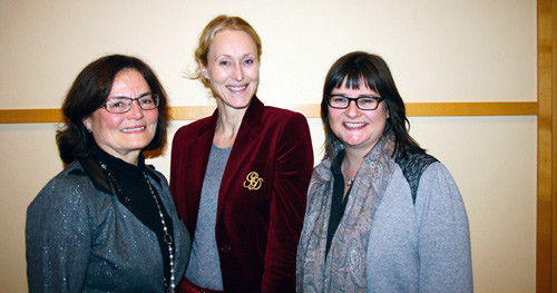 Therese Johnsen (t.v.), Hege Gjessing og underdirekt&oslash;r Beate Seim Midtlien, Riksrevisjonen. Foto Knut E. Braaten