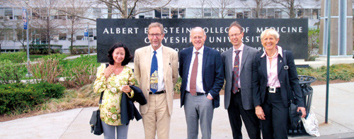R&aring;det for legeetikk foran Albert Einstein College of Medicine. Fra v. Ellen &Oslash;kland Blinkenberg, Karsten Hytten, Trond&hellip;