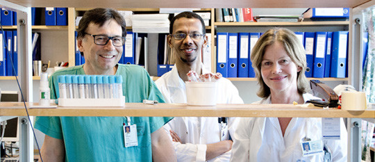 Pavel Hoffman, Fadl Elmula og Aud H&oslash;ieggen. Foto Ram Gupta, Oslo universitetssykehus