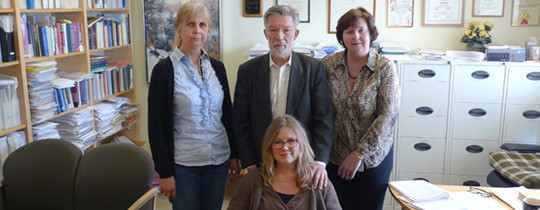 Studiens f&oslash;rsteforfatter Hanne-Sofie Johnsen Dahl (sittende), bak fra venstre Randi Ulberg, Per H&oslash;glend (prosjektleder) og&hellip;