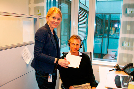 Kristin Krogvold og &Oslash;yvind Anmarkrud betjener her Legeforeningens juridiske vakttelefon. Foto Lisbet T. Kongsvik