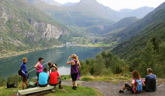 Flott utsikt mot Geiranger. Foto Stein Runar &Oslash;stigaard
