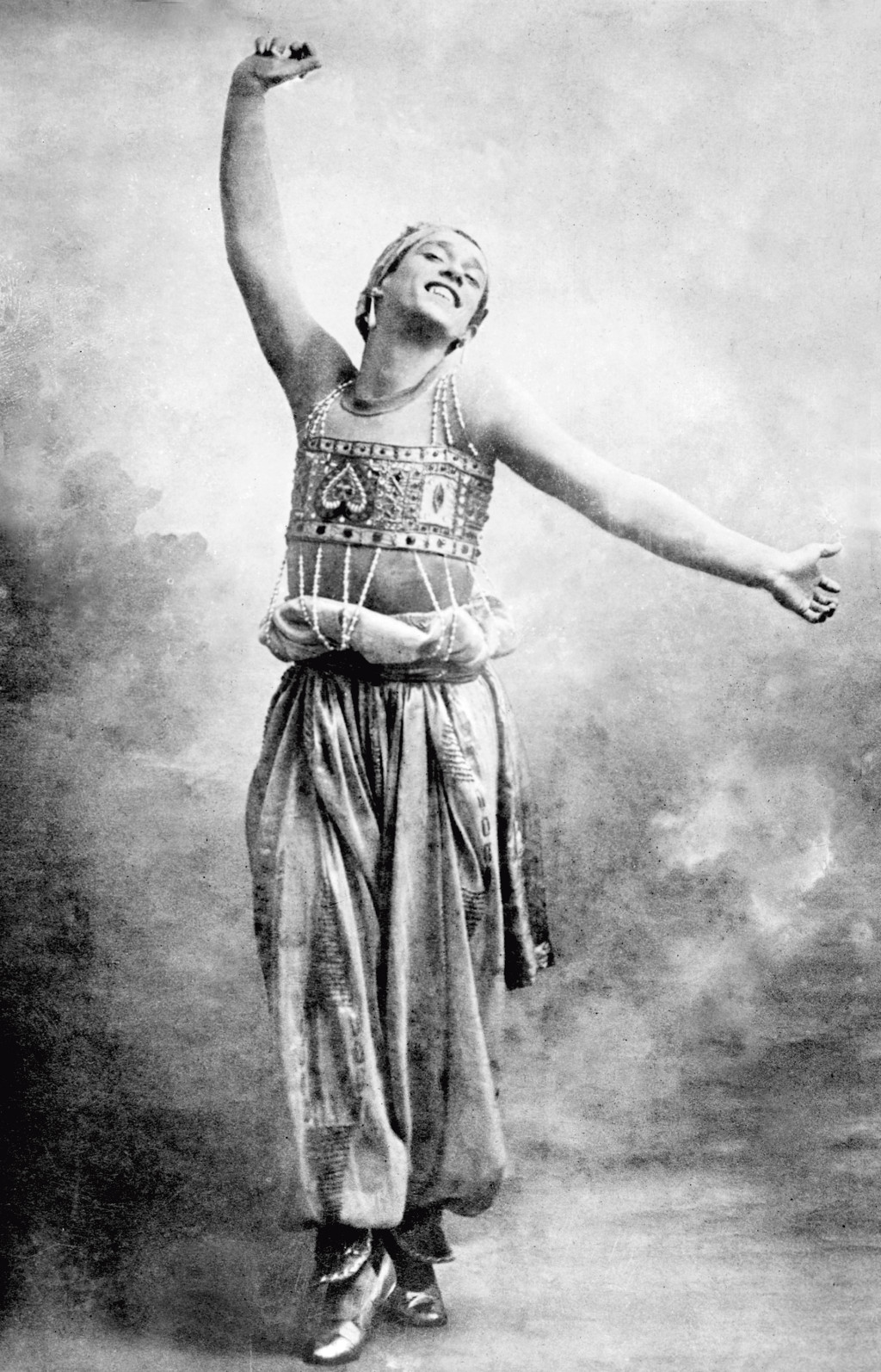 I ballettforestillingen Scheherazade fra 1910 spilte Nijinsky gullslaven, som var malt med og kledd i gull. Det erotiske&hellip;