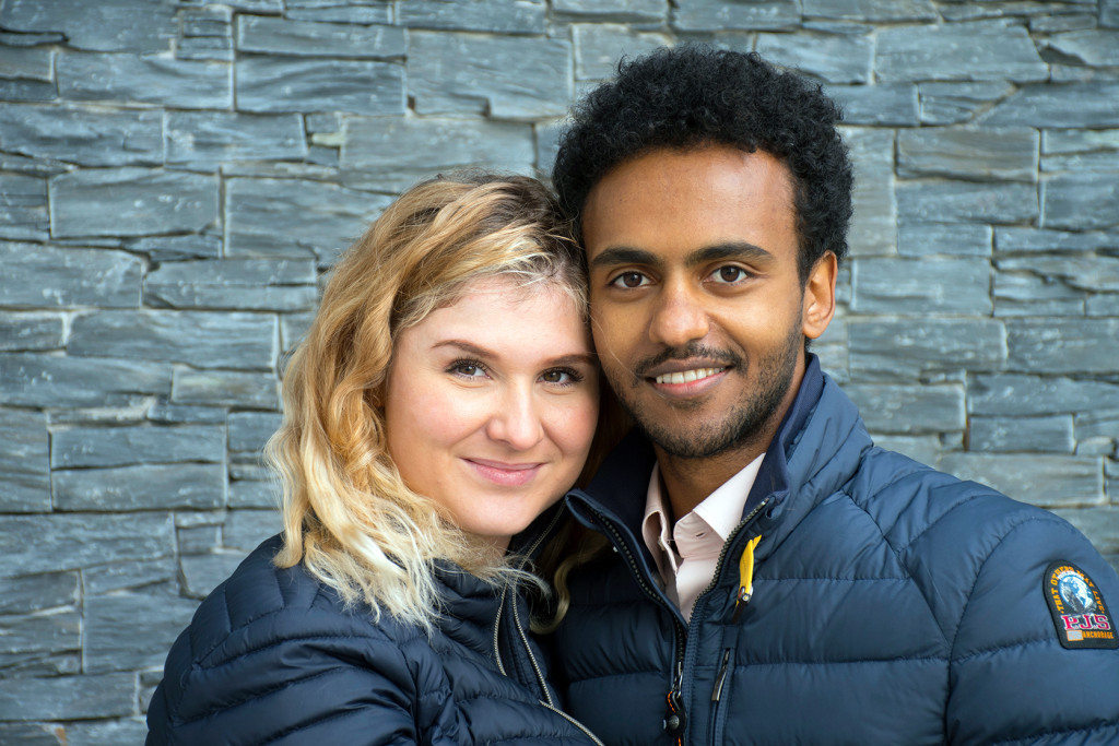 Ekteparet Sara og Abdul Nuru kan etter seks &aring;r med pendling mellom Bergen og Oslo endelig bo sammen i Oslo. Foto: Tori&hellip;