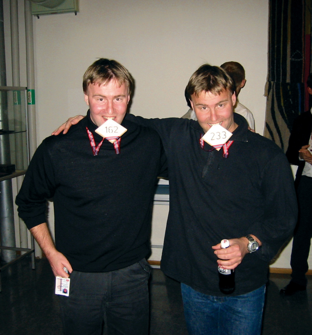 Tvillingbr&oslash;drene Anders og Espen Rostrup Nakstad var bestekamerater og en sv&aelig;rt synlig duo under medisinstudiet der de gikk&hellip;