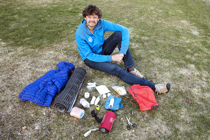 F&oslash;rstehjelpsutstyret til fjellegen tar ikke mye plass. Foto: Tori Flaatten Halvorsen