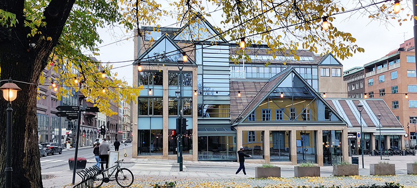 LEGENES HUS: Juridisk vakttelefon er bemannet alle hverdager mellom 0900 - 1130 og 1200 - 1500. Foto: Anders Ryen&hellip;
