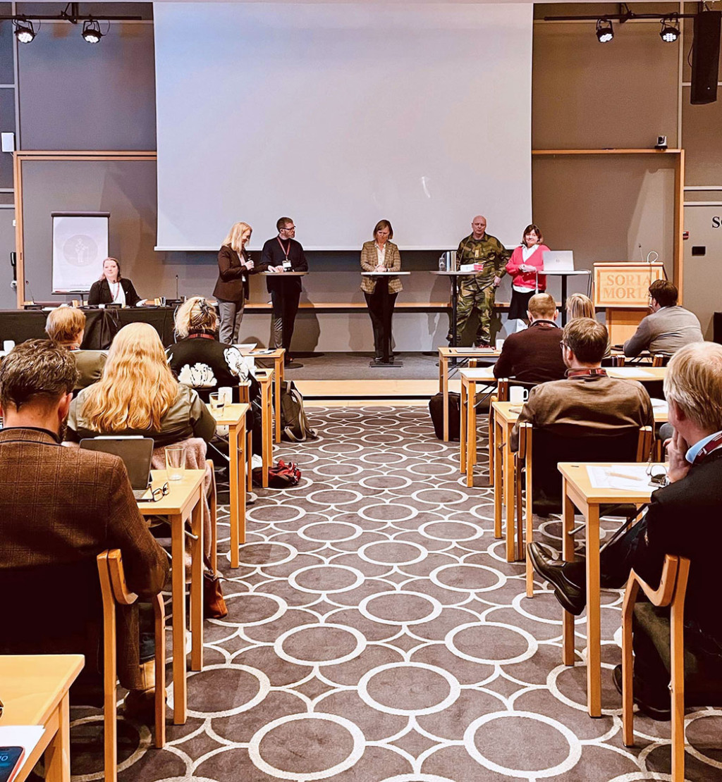 BEREDSKAP: Ledersamlingen debatterte beredskap med Cecilie Daae og Petter Iversen. Foto: Legeforeningen