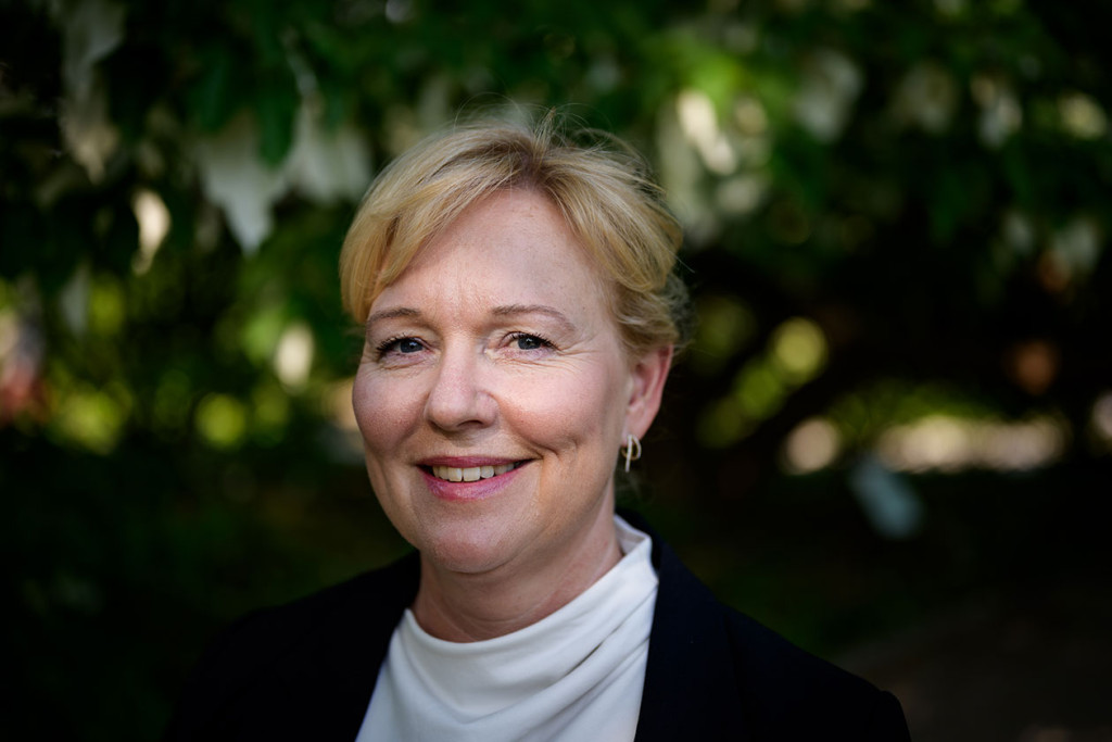 UTSYN: Hun er spesialist i allmennmedisin og har hjertet i distriktet, men er opptatt av at vi m&aring; l&oslash;fte blikket og ogs&aring; v&aelig;re&hellip;